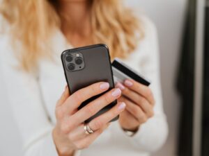 Comprar passagem de ônibus pelo whatsapp da agencia de viagens barracão é seguro?